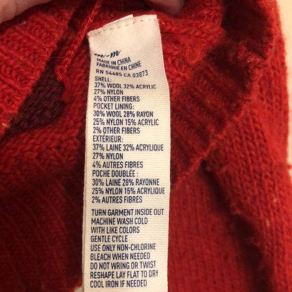 American Eagle Red Sweater - Picture 4 of 5